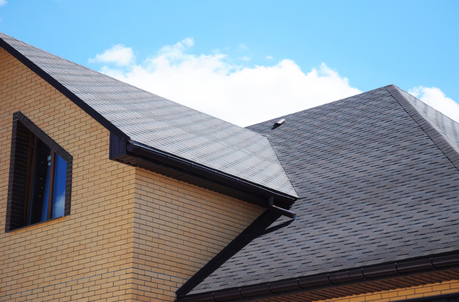 Extend the Life of Your Asphalt Roof in Ottawa